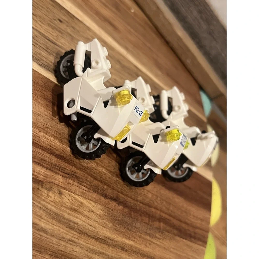 3 LEGO Motorcycle Police white for minifigures (1‎ Missing Lights)  EUC See Pics
